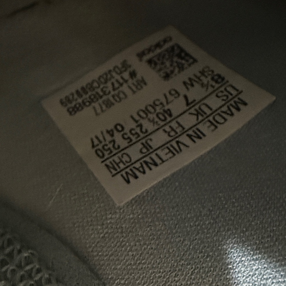 Adidas women’s NMD R1 - Picture 5 of 6